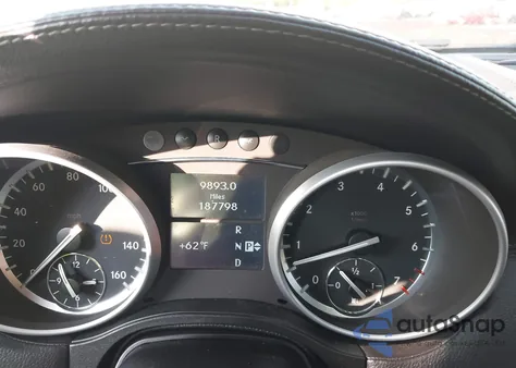 2010 Mercedes-Benz Gl 450 4Matic z USA, uszkodzony, nr VIN 4JGBF7BE4AA611195